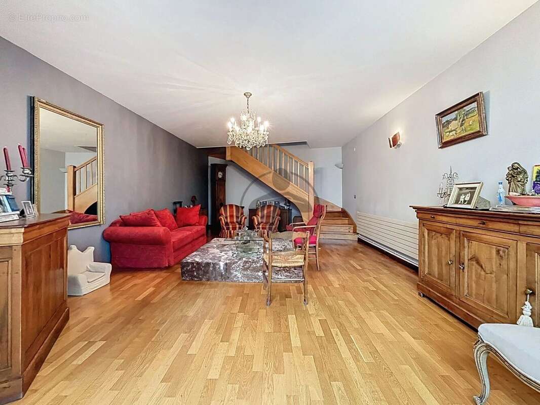 Maison à SAINT-QUENTIN