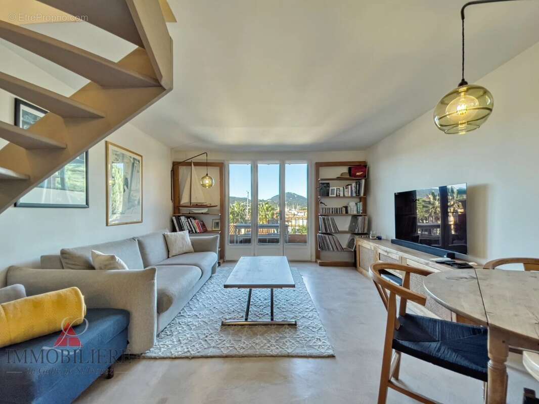 Appartement à COGOLIN