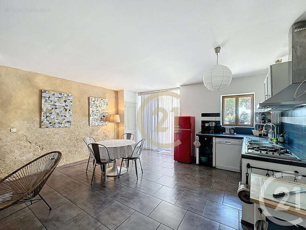 Maison 81 m² à Uzes  - photo 6