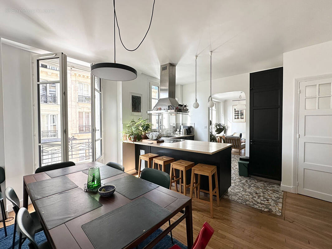 Appartement à PARIS-18E