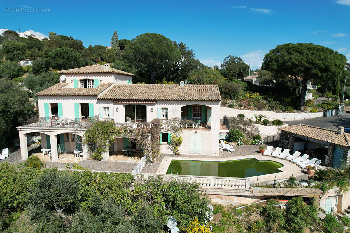 Maison à LES ISSAMBRES