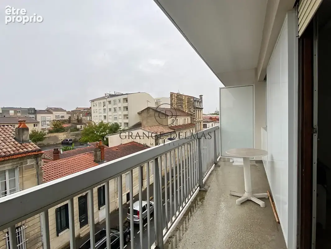 BORDEAUX SAINT GENÈS - Studio avec balcon, parking et cellier - photo 5