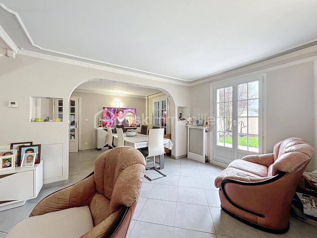 Maison à COMBS-LA-VILLE