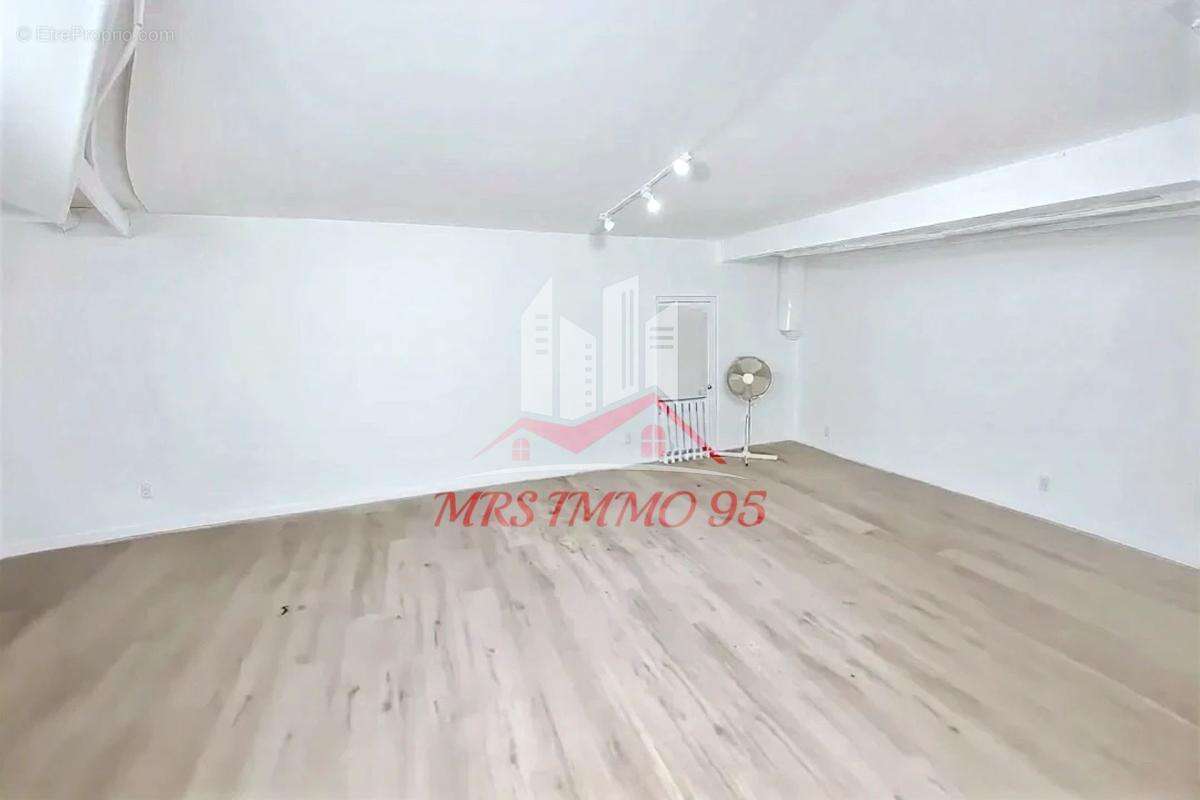 Commerce à LUZARCHES