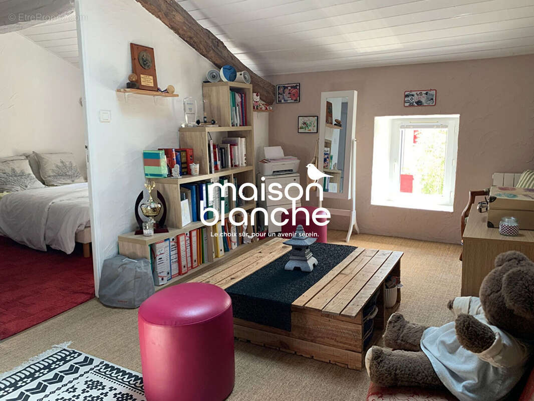 Maison à SAINT-PIERRE-D&#039;AMILLY