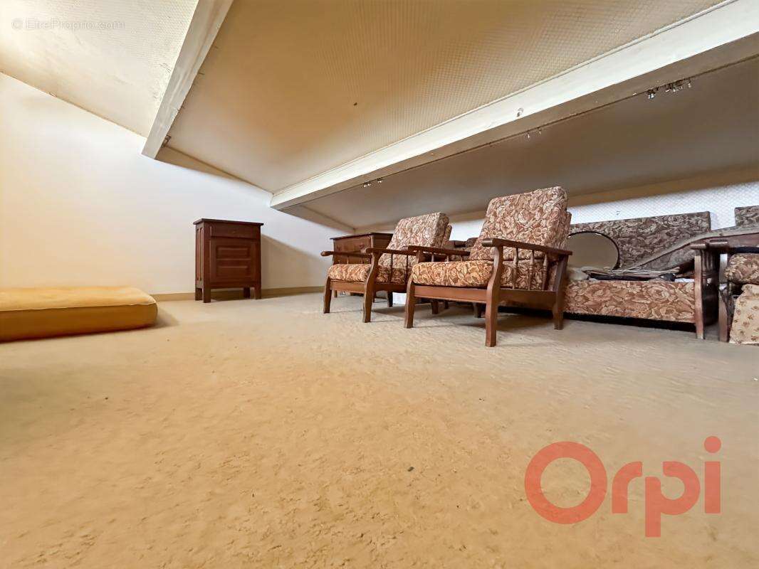 A vendre : Pavillon avec terrasse sans vis à vis à 700 m du port - photo 9