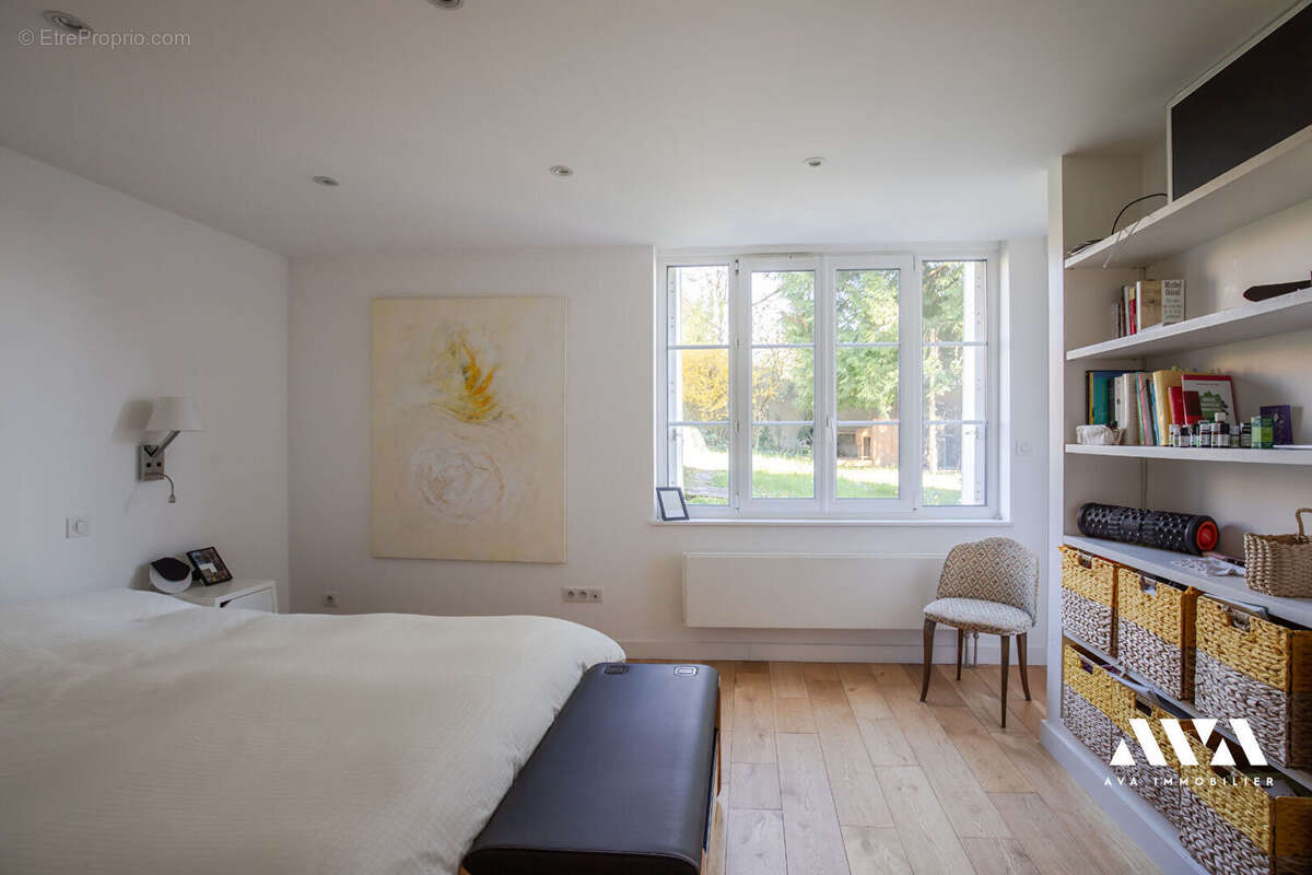 Maison - 260 m2 - photo 11