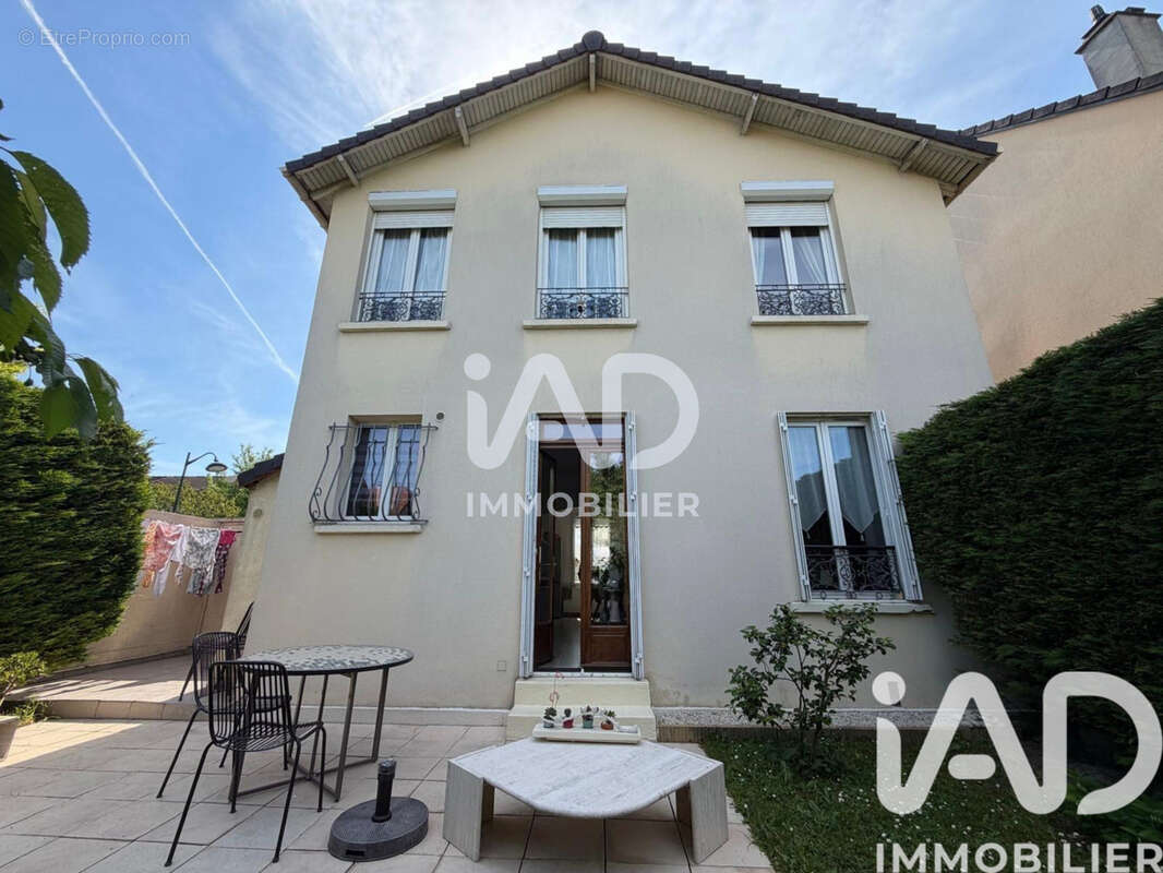 Photo 2 - Maison à LE BLANC-MESNIL