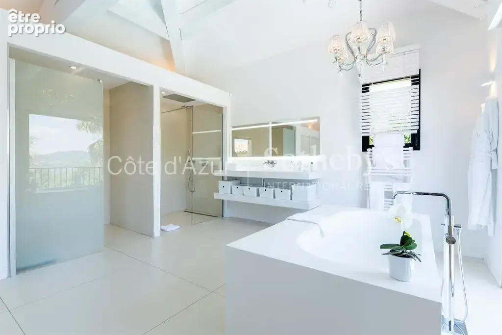 Villa contemporaine avec vue mer à vendre à Gassin, aux portes de Saint-Tropez. - photo 16