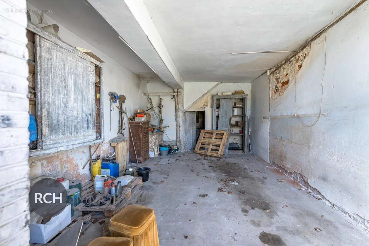 Maison à LA QUEUE-LES-YVELINES