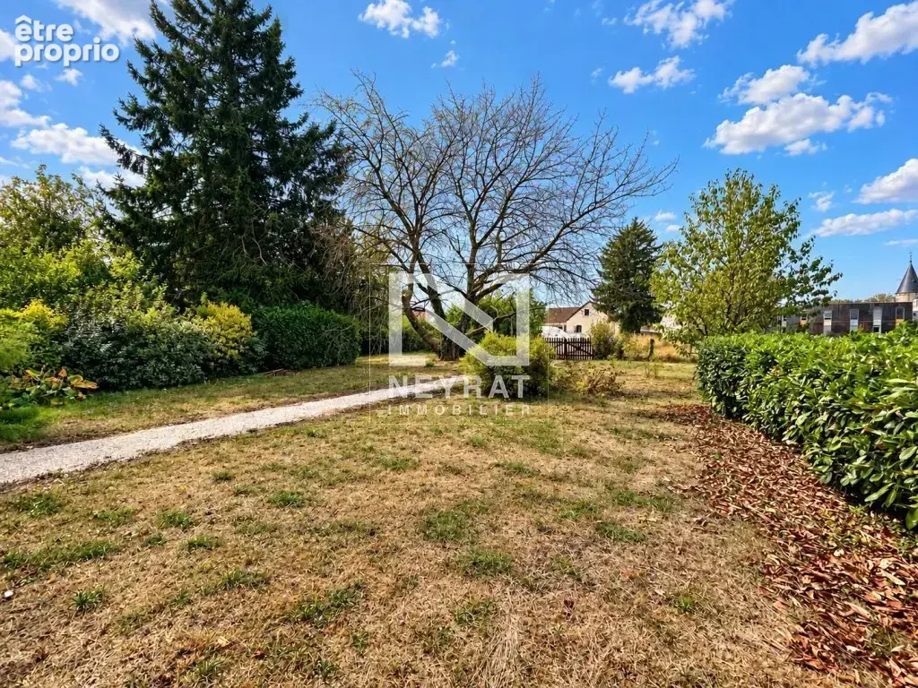 Au calme d'un petit quartier de village, une maison en pierre pleine de potentiel - photo 8