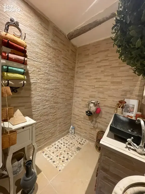A vendre - maison de village renovee ded type 5 de 109 m2 avec garage et terrasses - photo 10