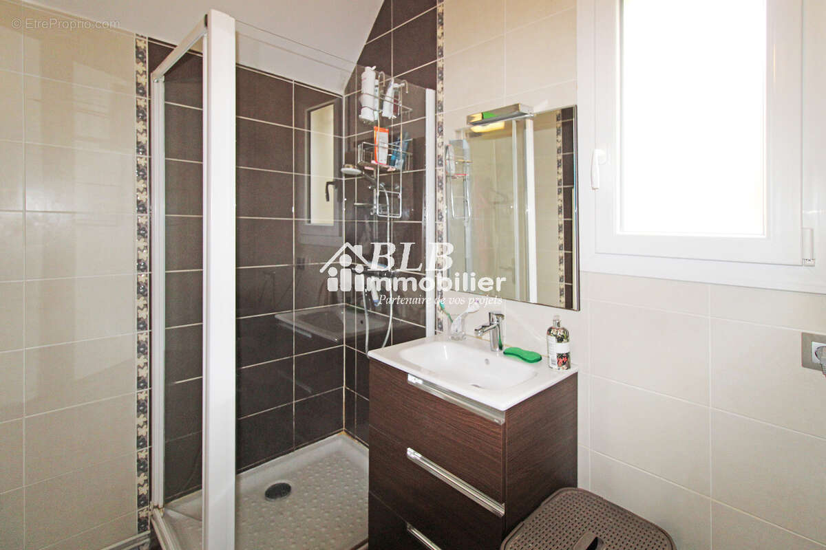 Maison à LE PERRAY-EN-YVELINES