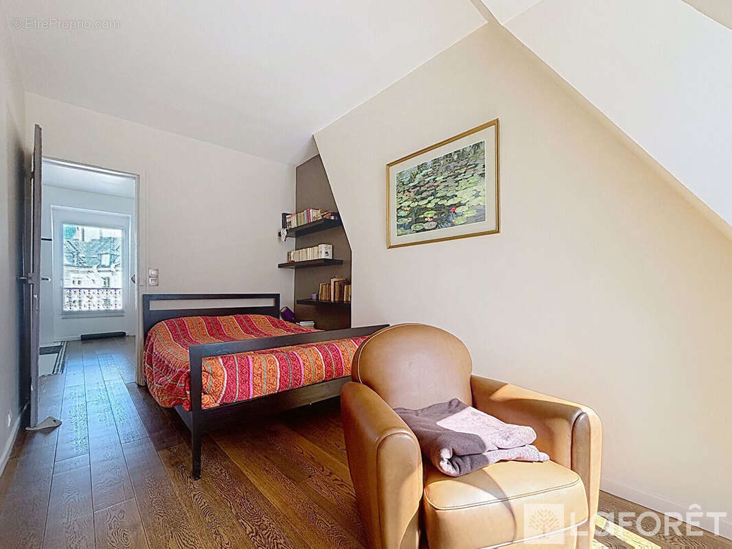 Appartement à PARIS-2E