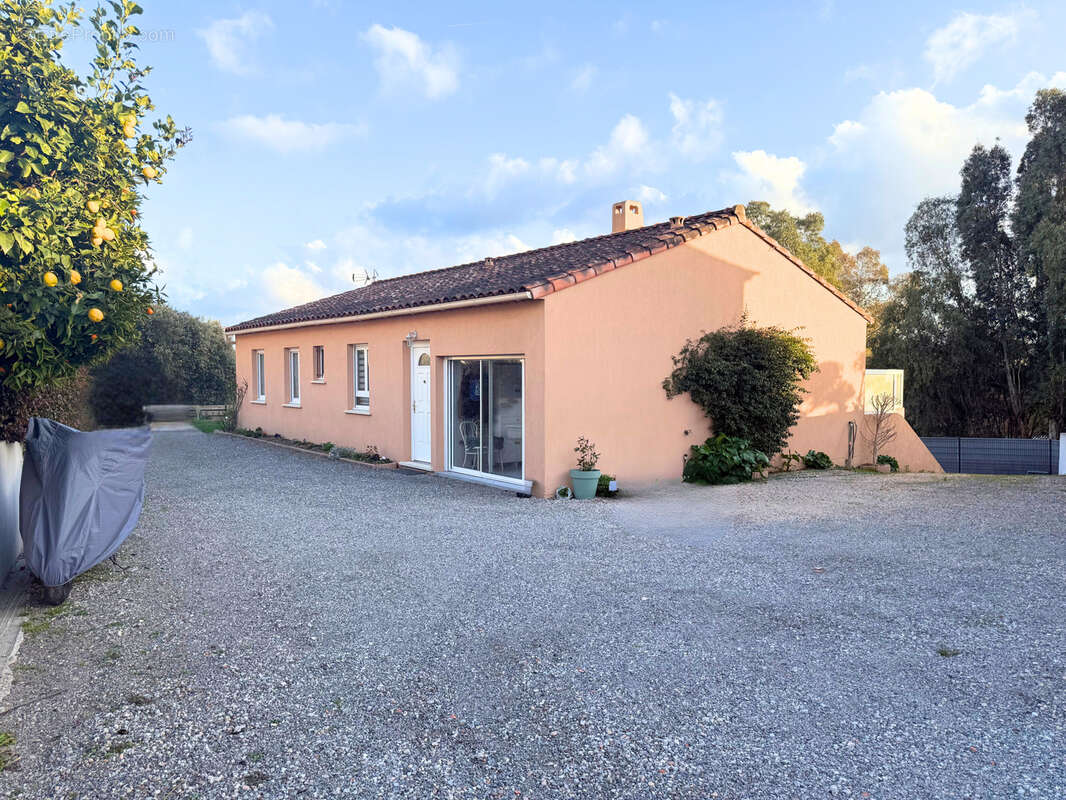 Maison à ROQUEBRUNE-SUR-ARGENS