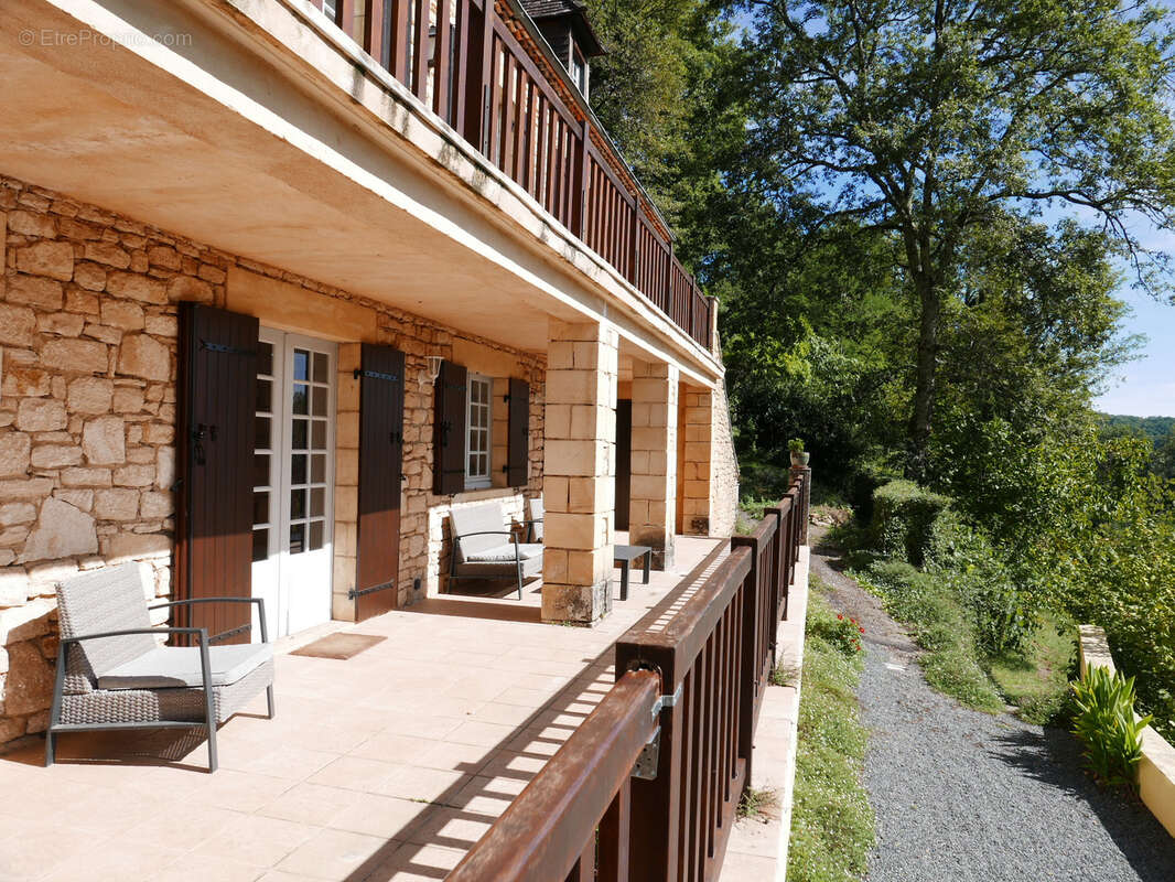 Maison à BEYNAC-ET-CAZENAC