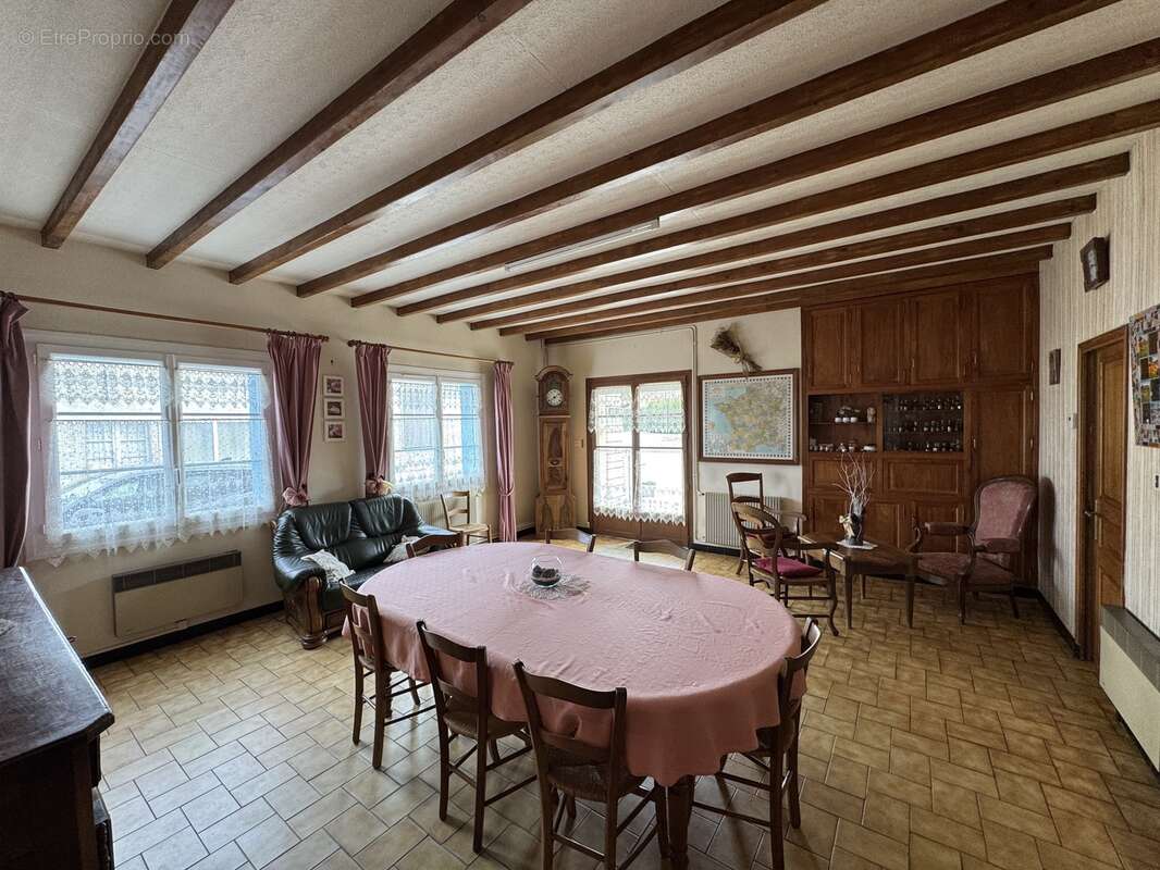 Maison 249 m² à Berneuil  - photo 15