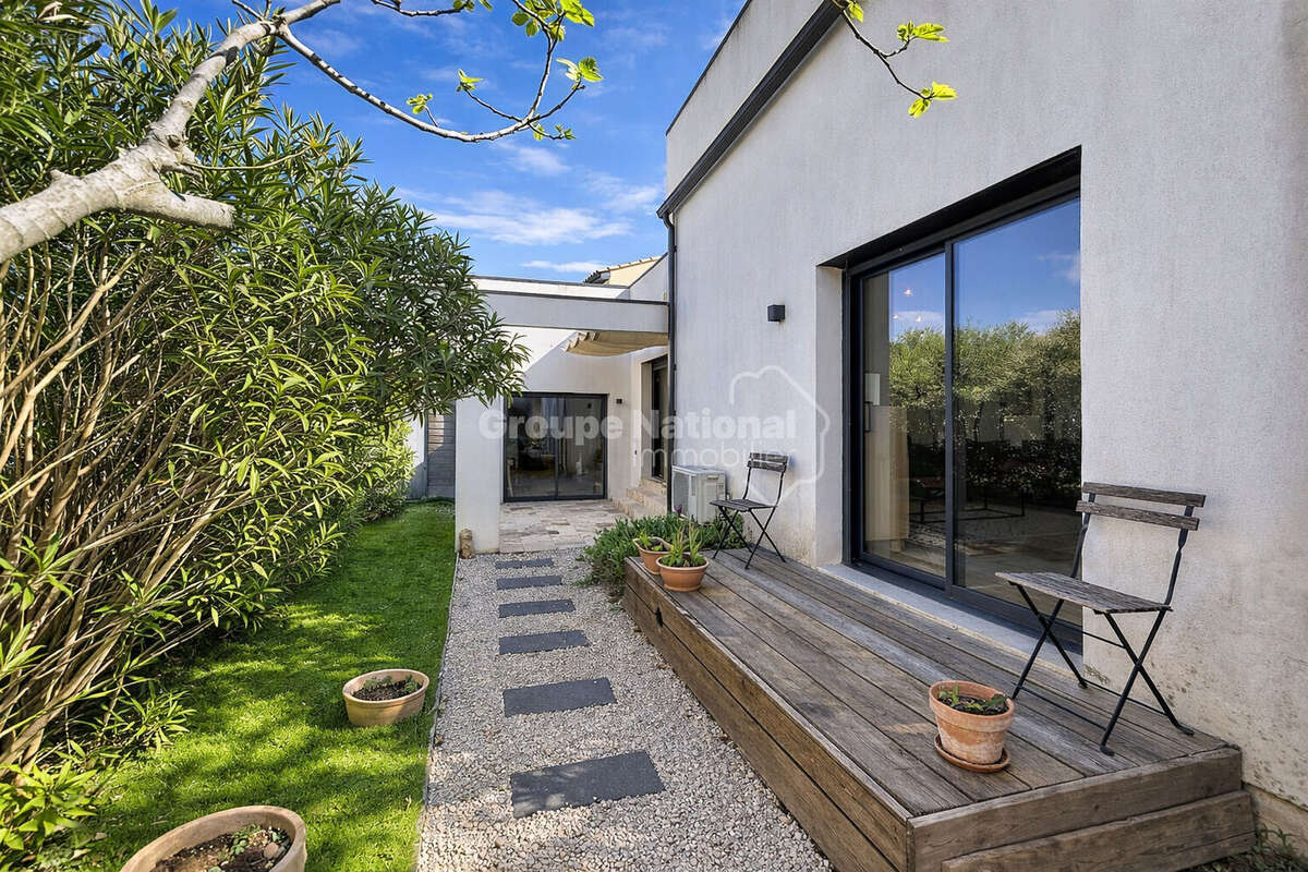 Maison contemporaine de plain-pied 130 m² Jardin & prestations premium Montfavet - photo 3