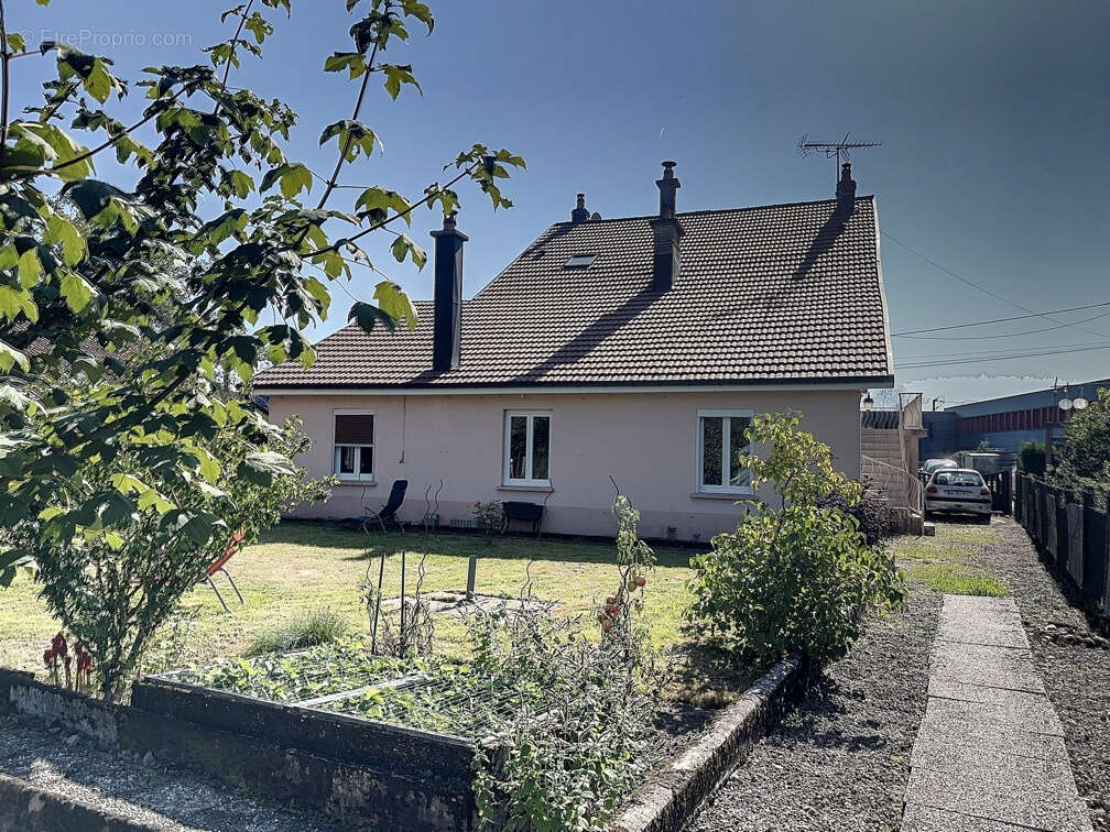 Maison à CHAMPAGNEY