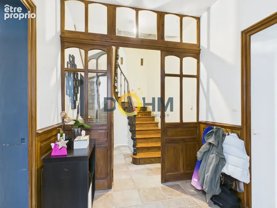 Maison familiale de caractère avec dépendance, jardin et beau potentiel d’aménagement - photo 2