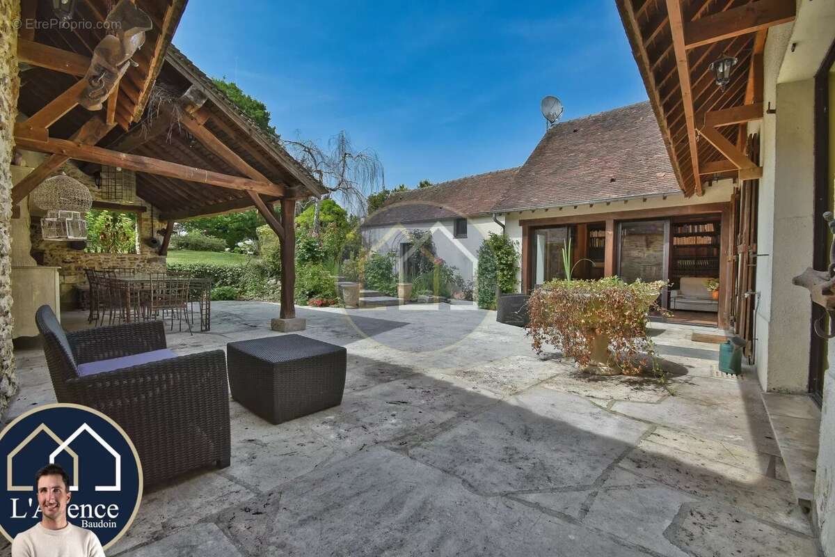 Maison à MONDONVILLE-SAINT-JEAN