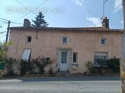 Maison à MONCOUTANT