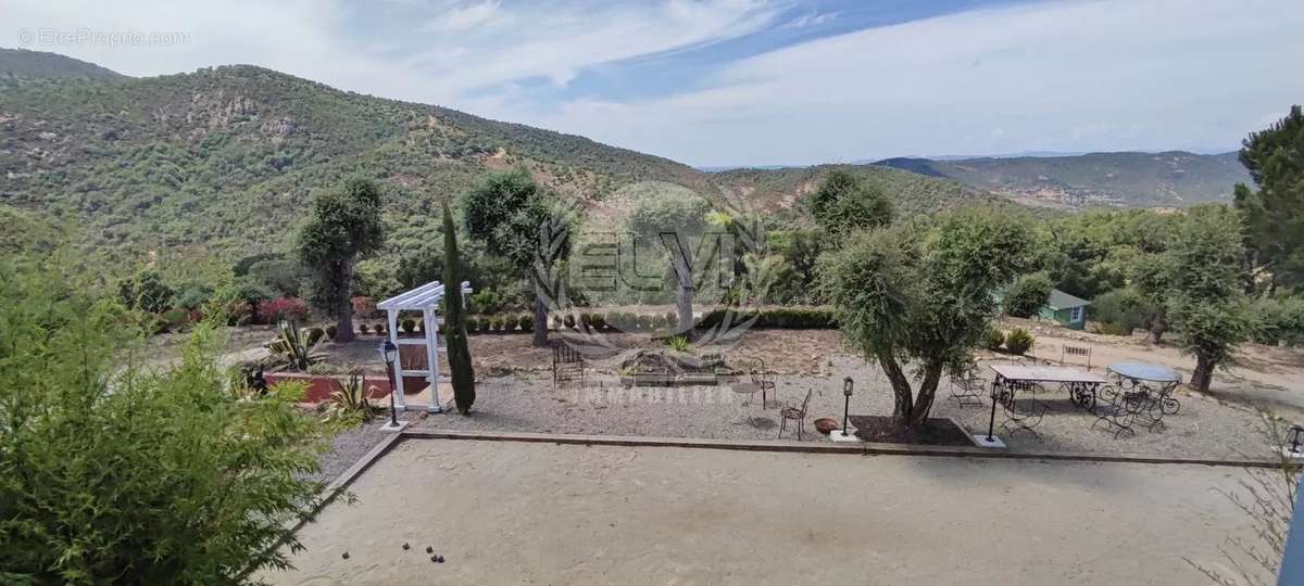 Maison à PLAN-DE-LA-TOUR