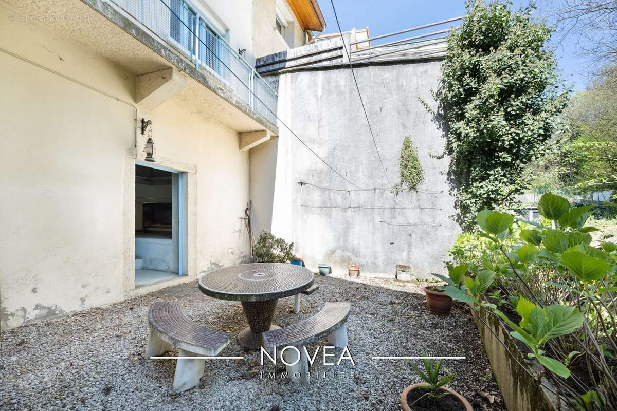 Appartement à LAGNIEU
