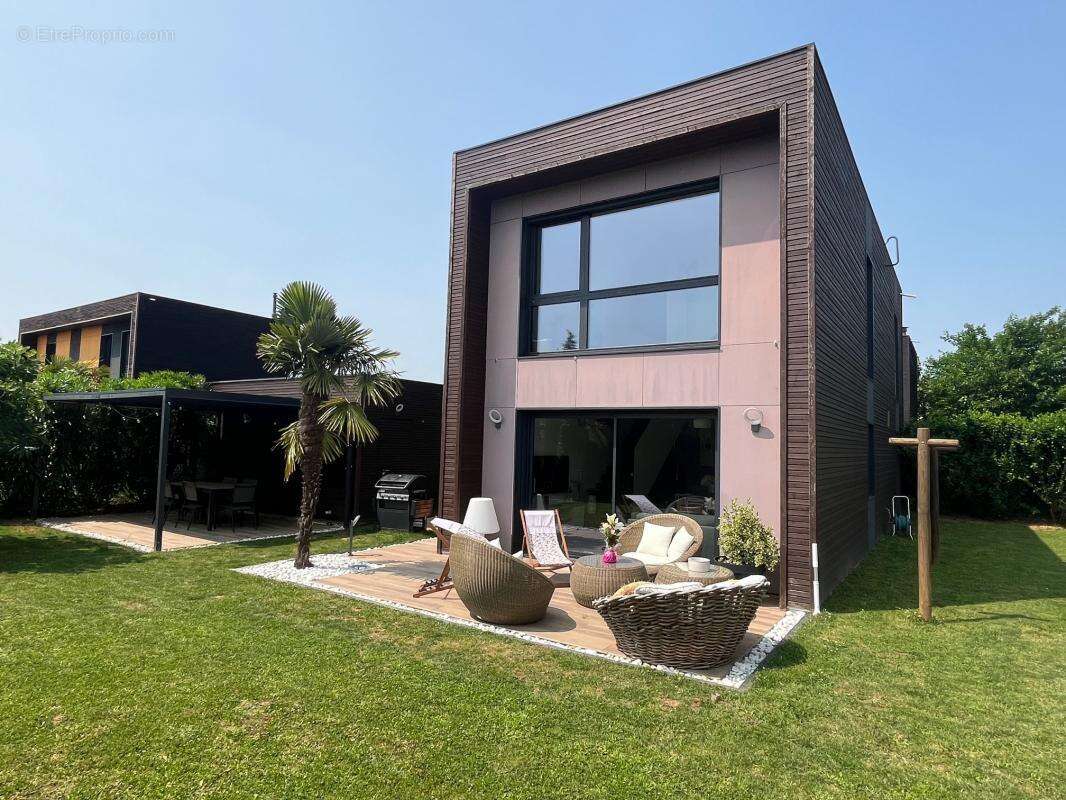 Maison à PUSIGNAN