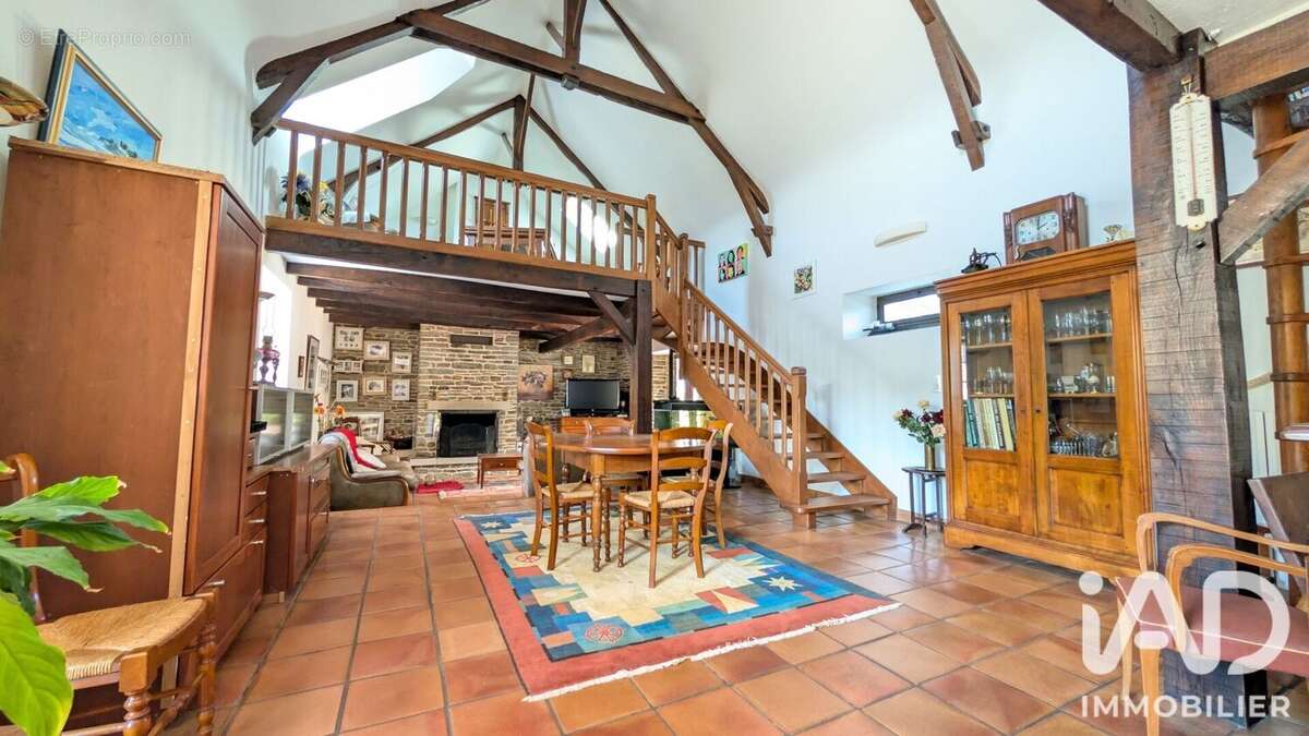 Maison 206 m² à Moreac  - photo 2