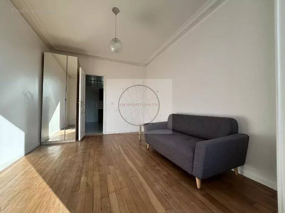 Appartement à CHARENTON-LE-PONT