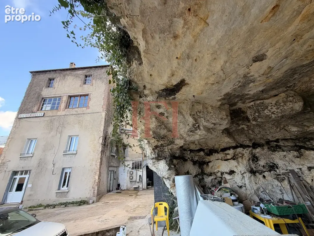 Ensemble atypique au cœur de châteaudun, avec ses anciennes grottes et une vue imprenable sur le château - photo 35