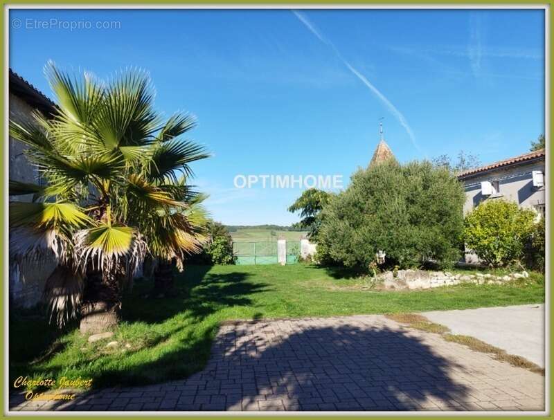 Maison à BARBEZIEUX-SAINT-HILAIRE