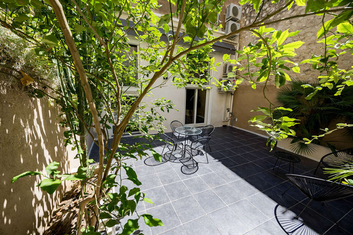 Appartement à MARSEILLE-6E