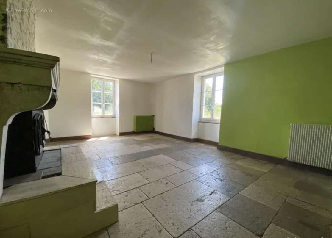 Maison à GRANCEY-LE-CHATEAU-NEUVELLE