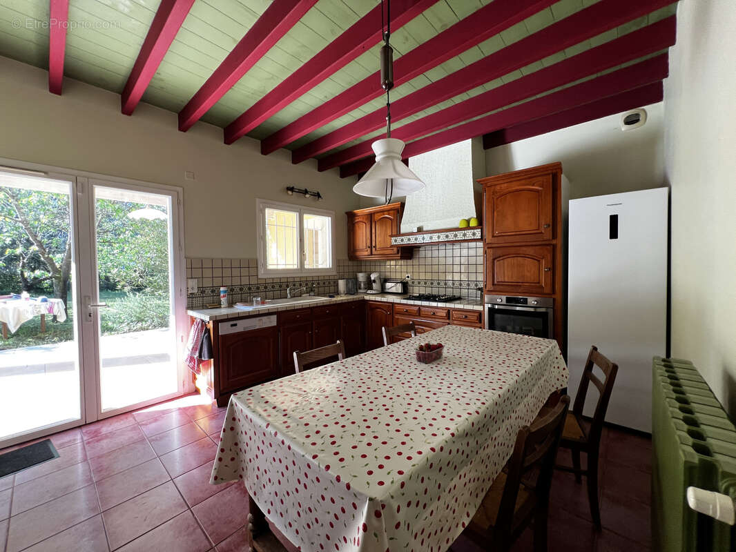 Maison à SAINT-PIERRE-DE-MONS