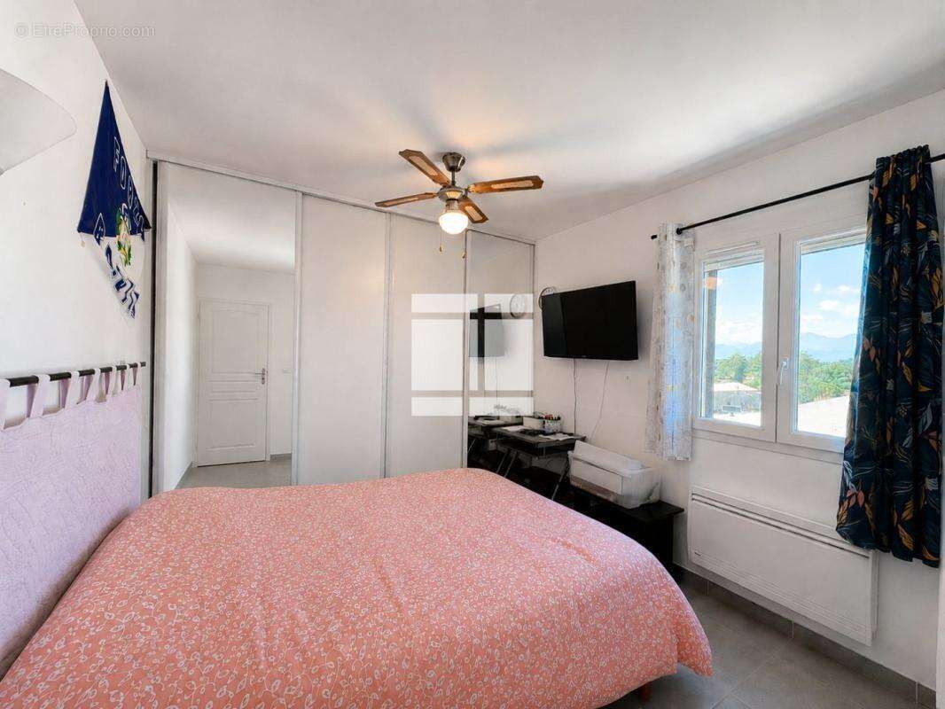Appartement T2 à vendre avec terrasse, local privatif et place de parking - photo 6