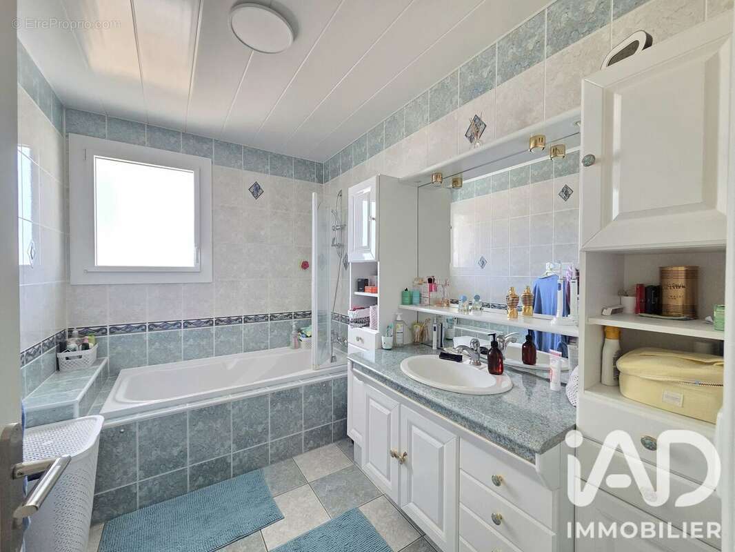 Maison 97 m² à Benassay  - photo 5