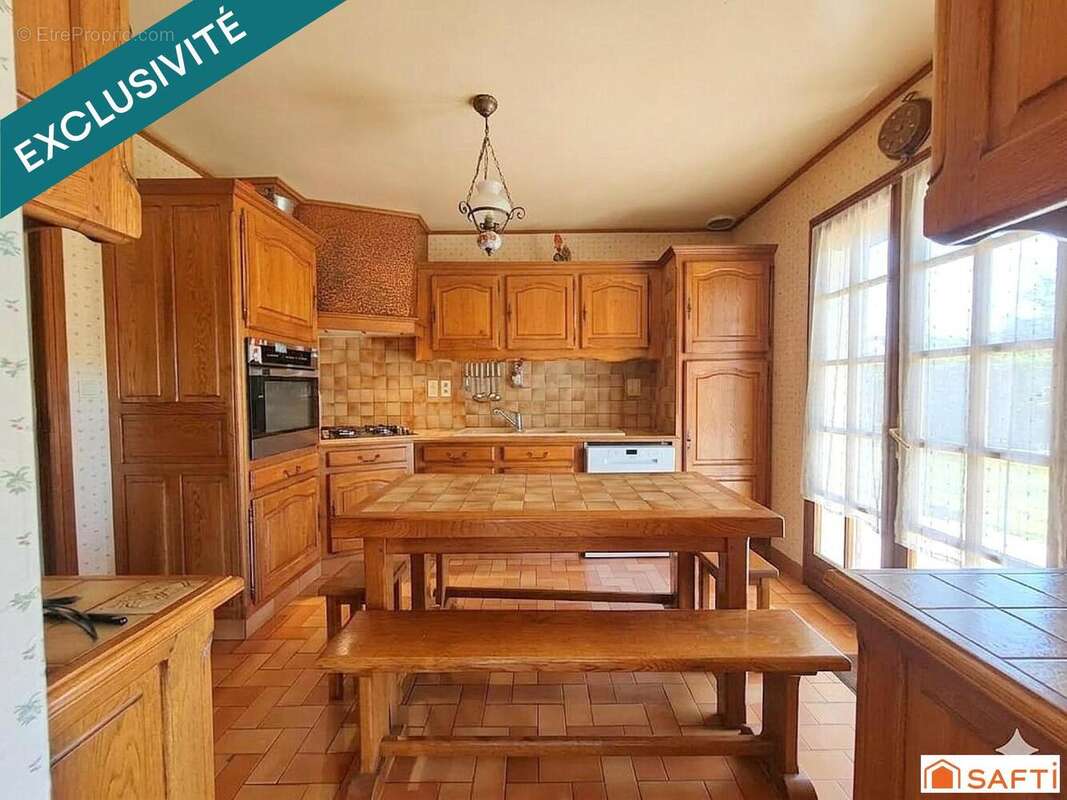 Maison 210 m² à Coulanges-La-Vineuse  - photo 7