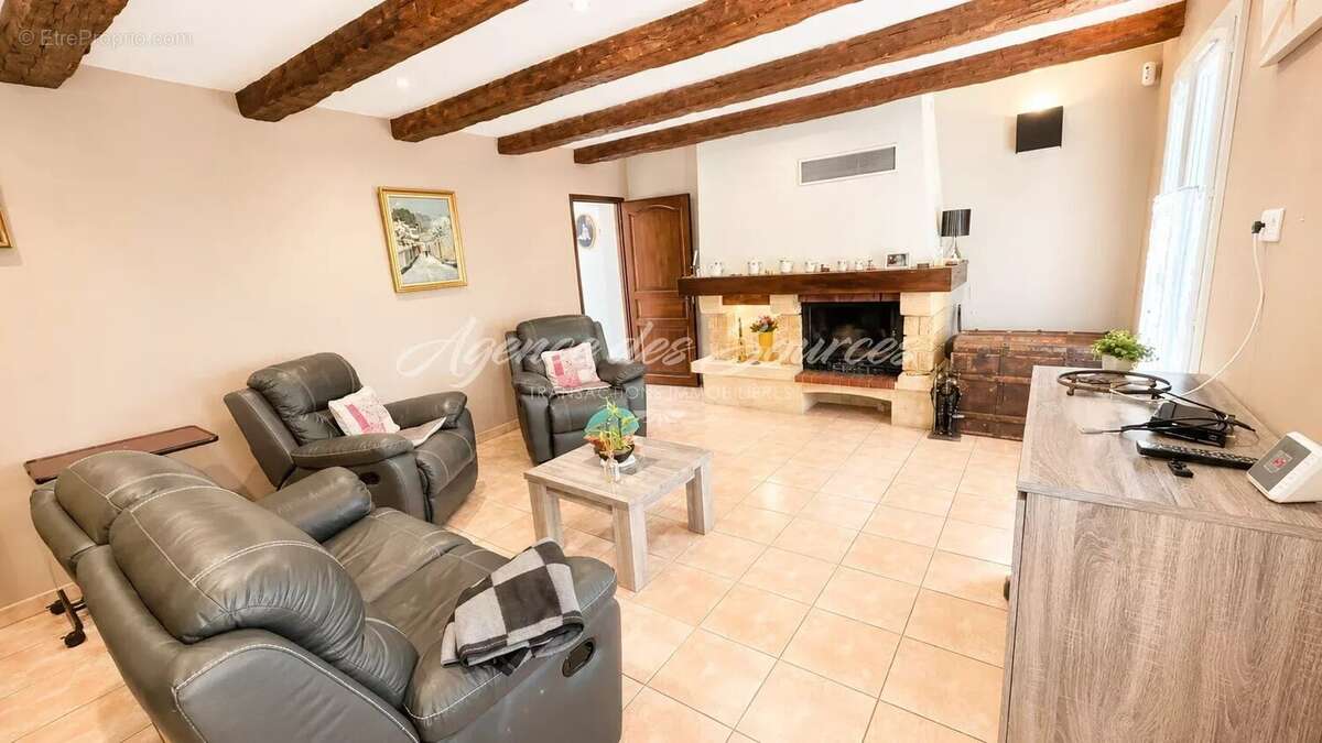 Maison à TAVERNES