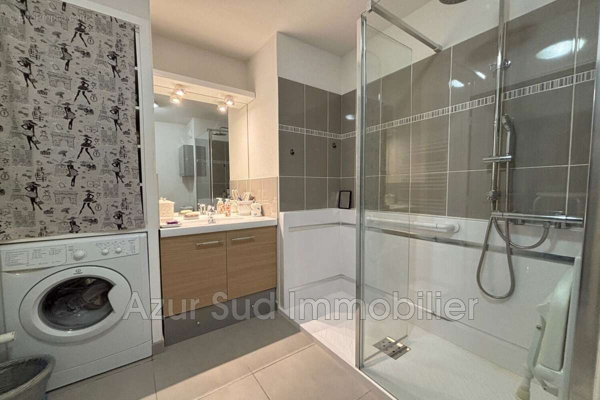 Appartement à VALLAURIS