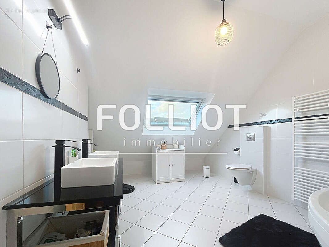 Maison à LINGREVILLE