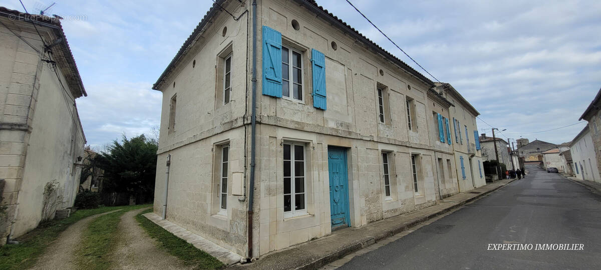 Maison à SAINT-THOMAS-DE-CONAC