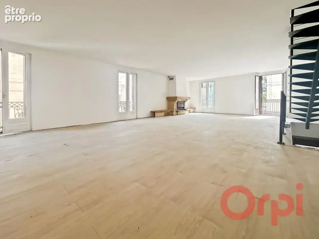 Maison de ville avec garage : laissez libre cours à vos envies ! - photo 2