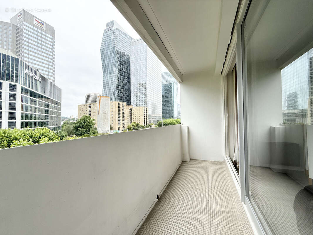 Appartement à COURBEVOIE