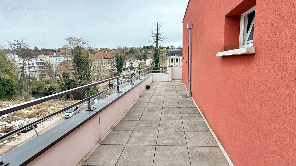 Appartement à CORBEIL-ESSONNES