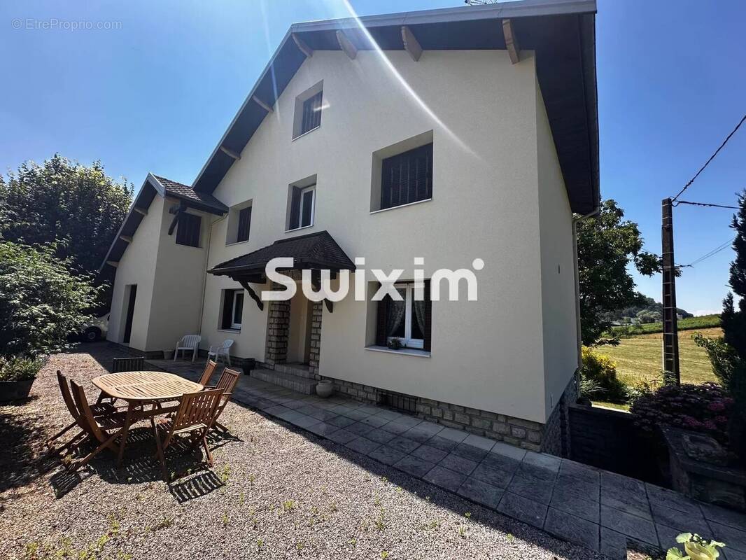 Maison à LONS-LE-SAUNIER