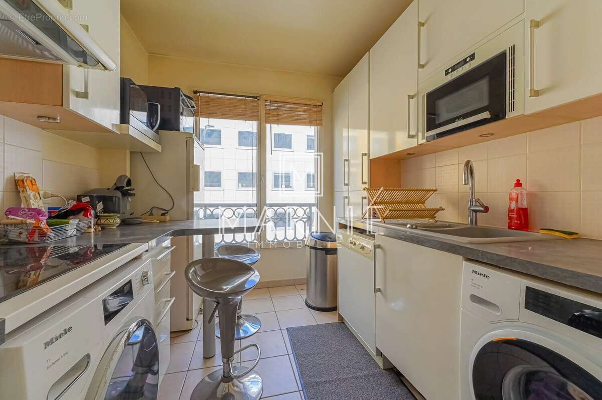 Appartement à LEVALLOIS-PERRET