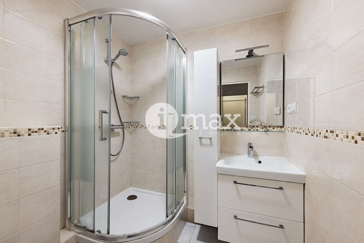 Appartement à LEVALLOIS-PERRET