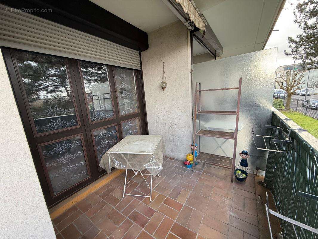 Appartement à VAUJOURS